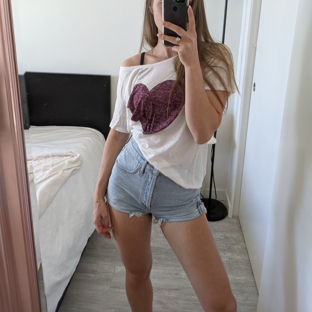 Aritzia heart tee